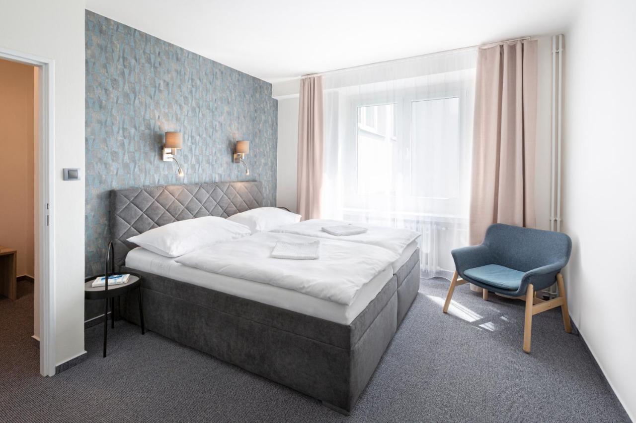 Hotel Trim Пардубице Экстерьер фото
