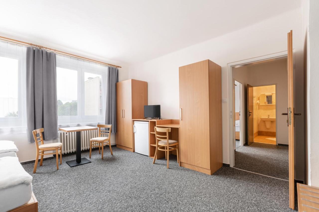 Hotel Trim Пардубице Экстерьер фото