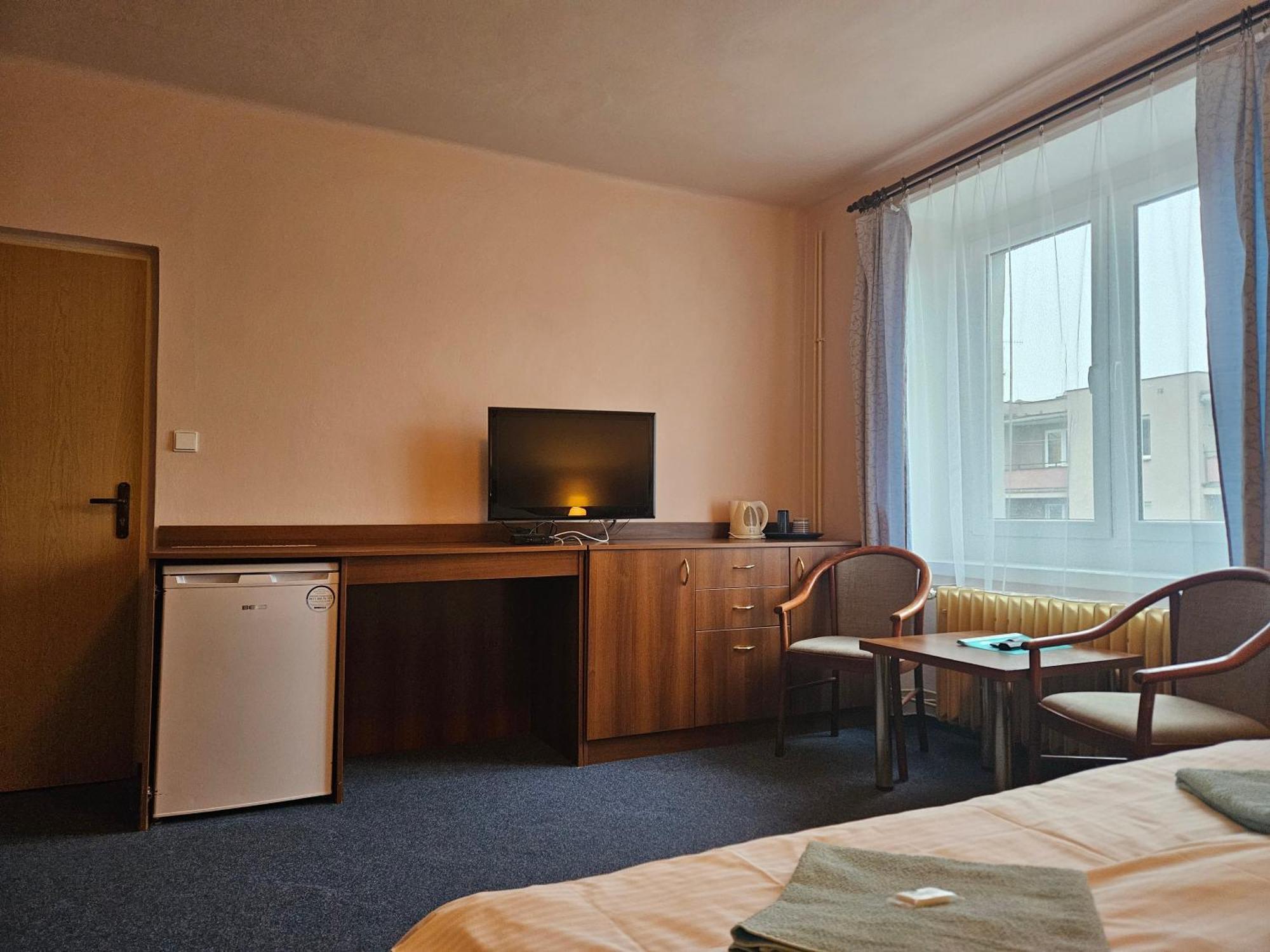 Hotel Trim Пардубице Экстерьер фото