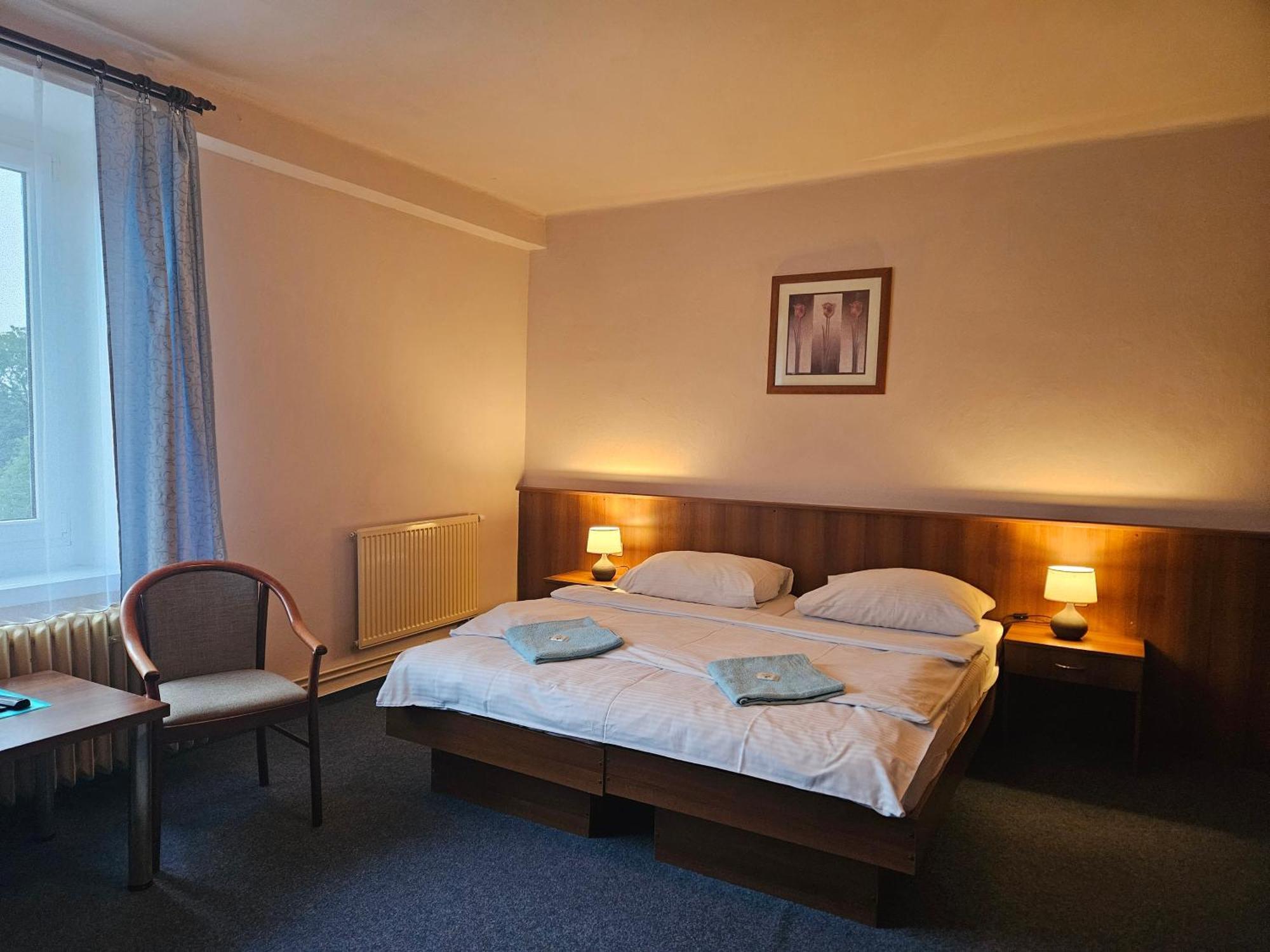 Hotel Trim Пардубице Экстерьер фото