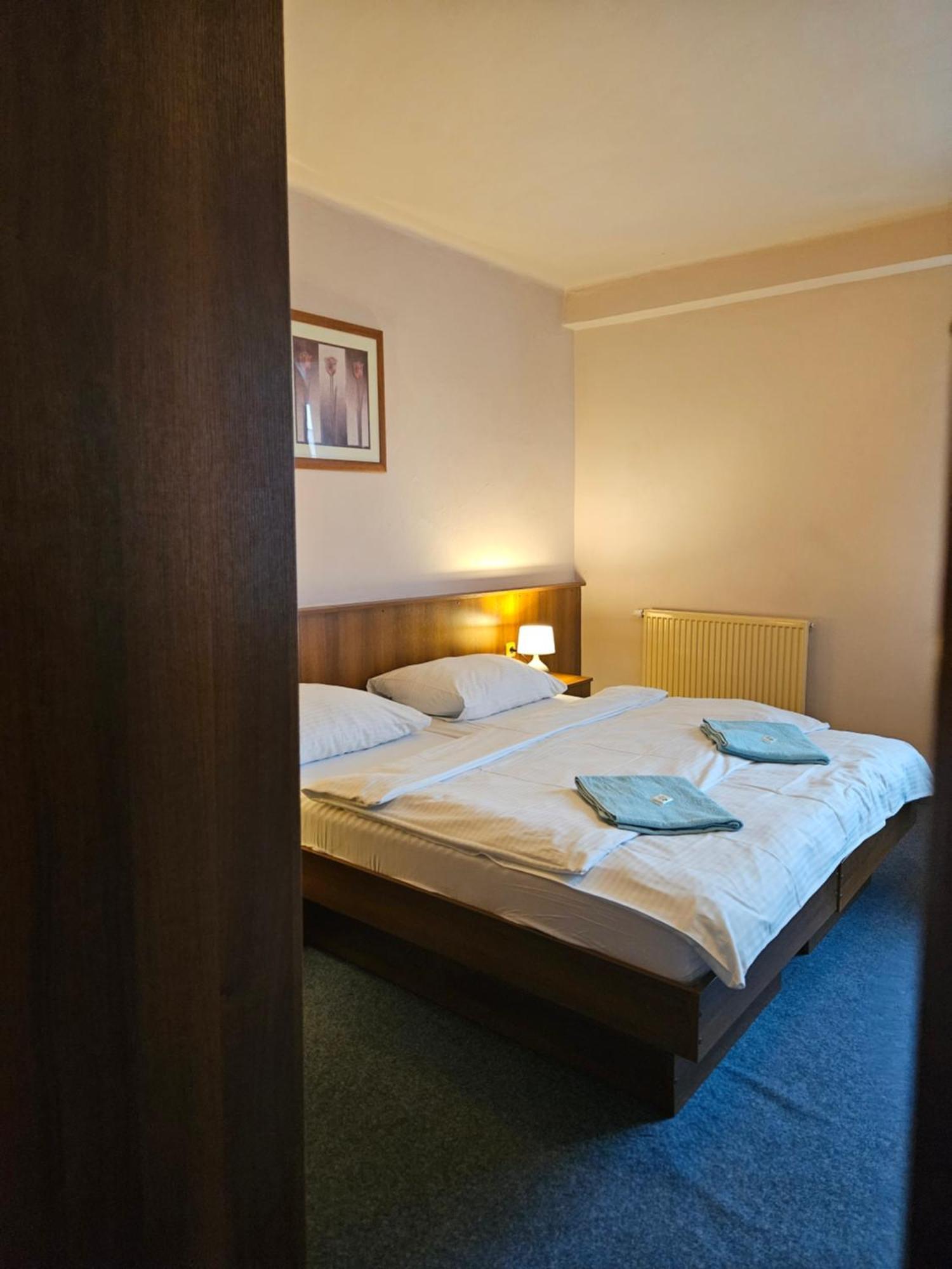 Hotel Trim Пардубице Экстерьер фото