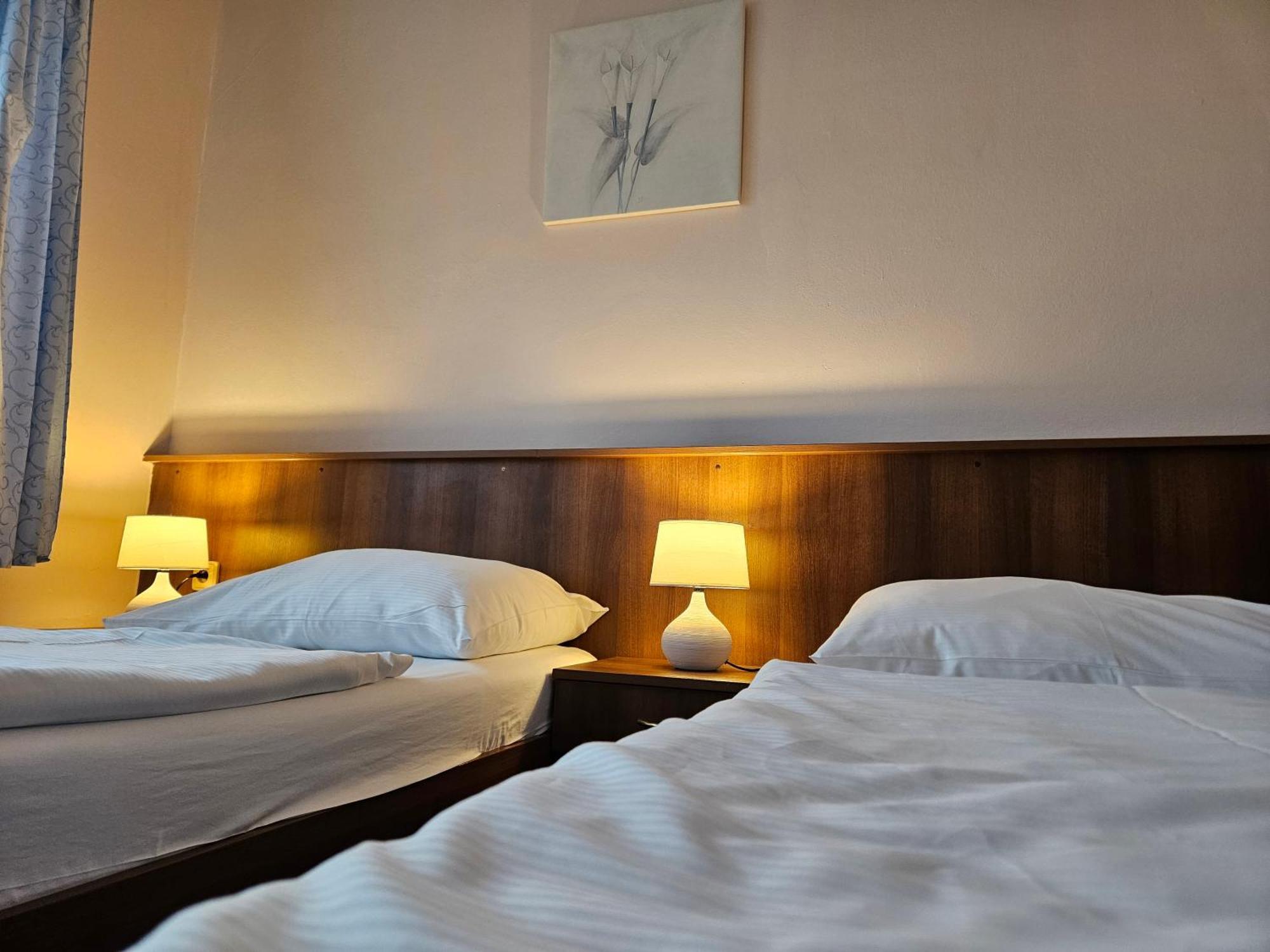 Hotel Trim Пардубице Экстерьер фото