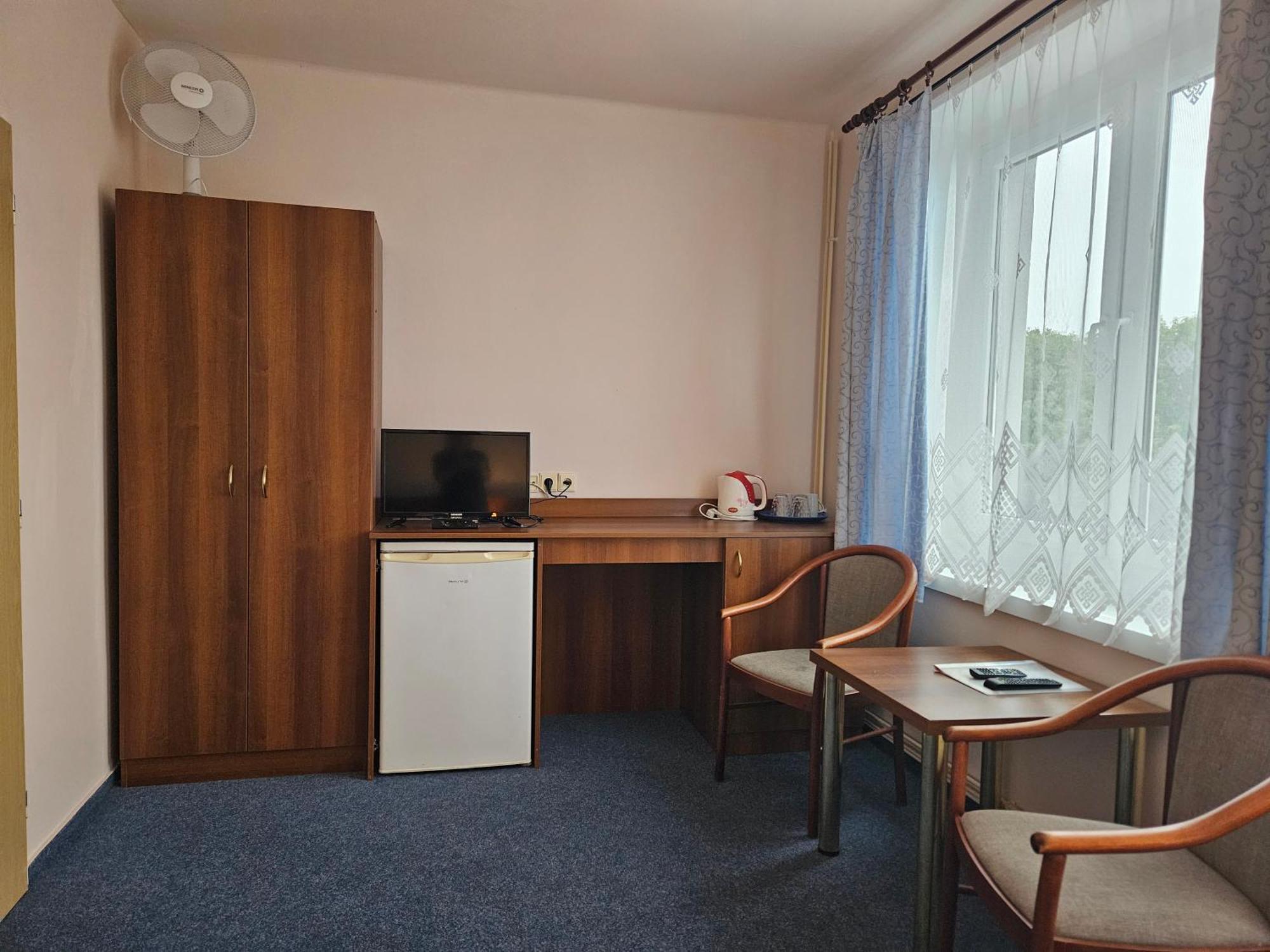 Hotel Trim Пардубице Экстерьер фото