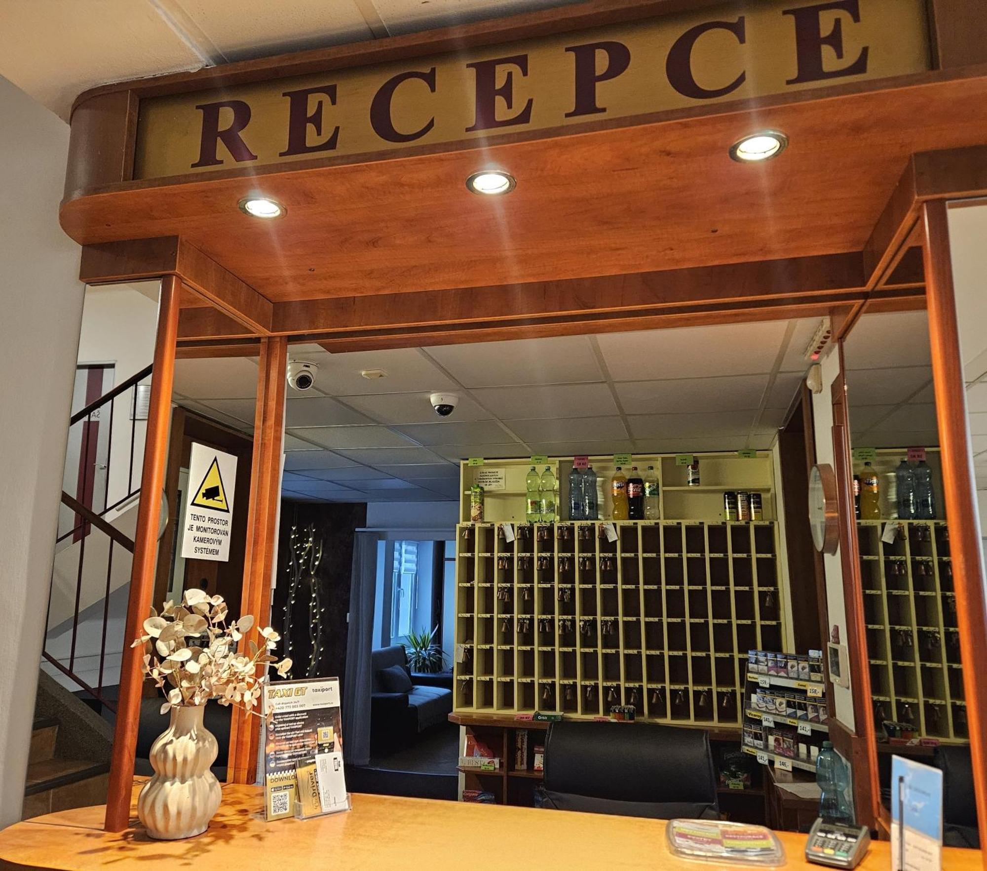 Hotel Trim Пардубице Экстерьер фото