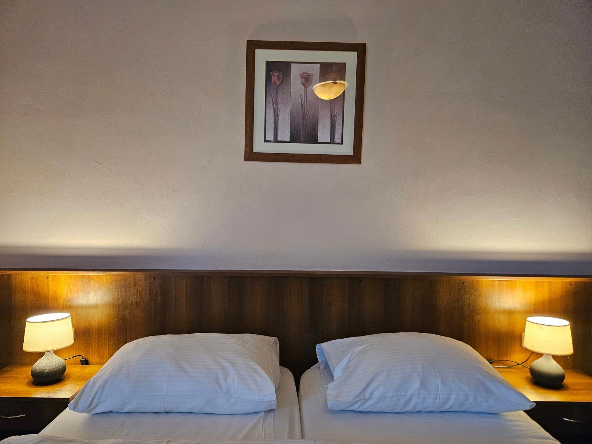 Hotel Trim Пардубице Экстерьер фото