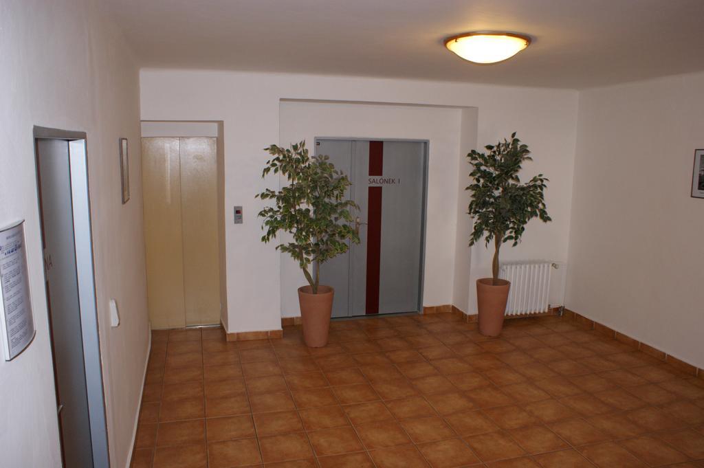 Hotel Trim Пардубице Экстерьер фото
