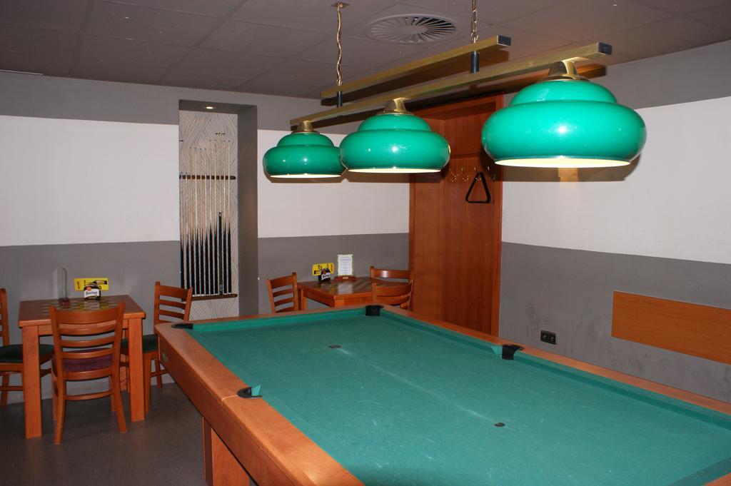 Hotel Trim Пардубице Экстерьер фото