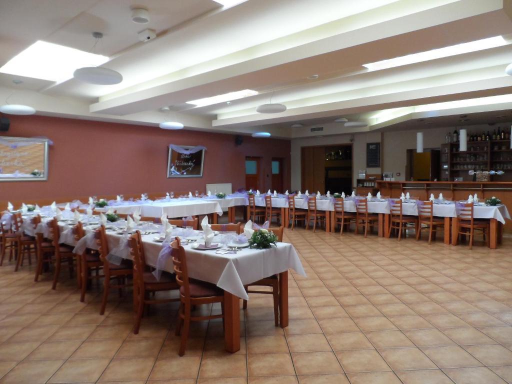 Hotel Trim Пардубице Экстерьер фото